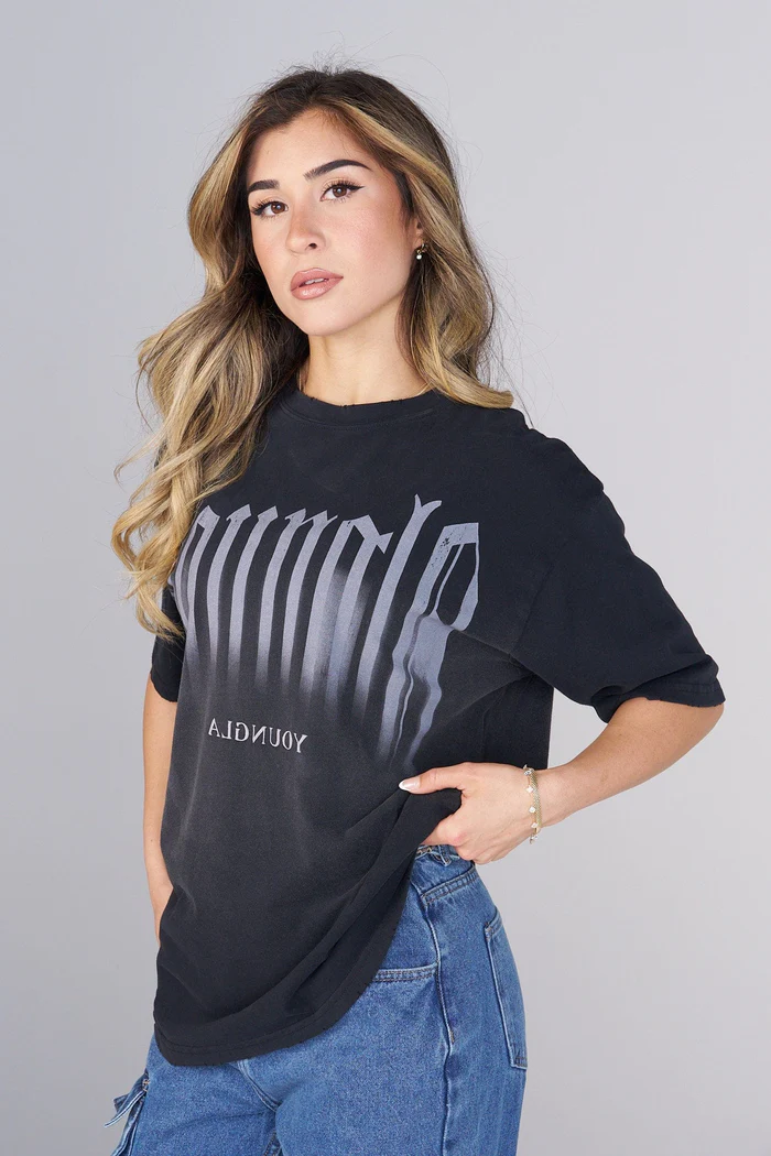 W457 Smokey Tees Black// YoungLa